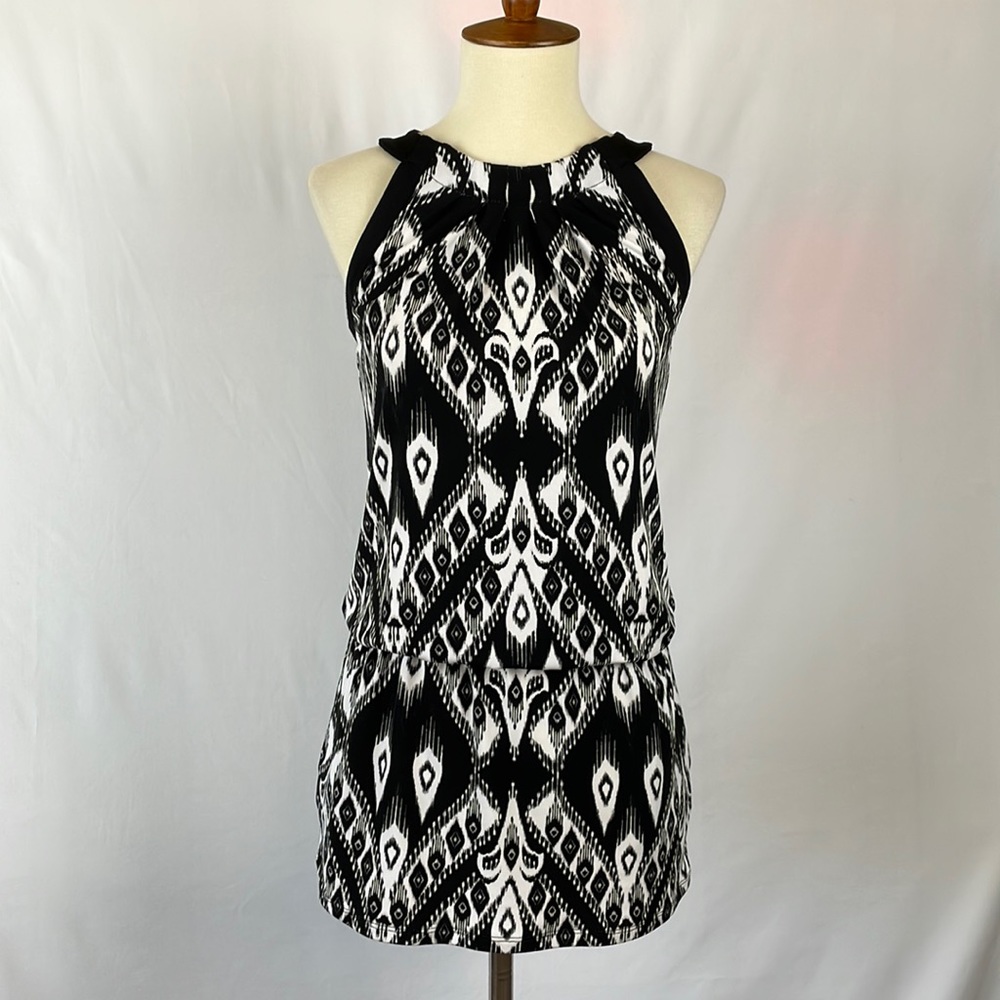 White House Black Market Black & White Sleeveless Blouse/Mini Dress - Size XXS